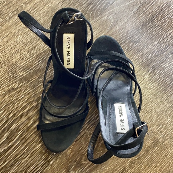 Suede strappy sandals - Picture 1 of 7